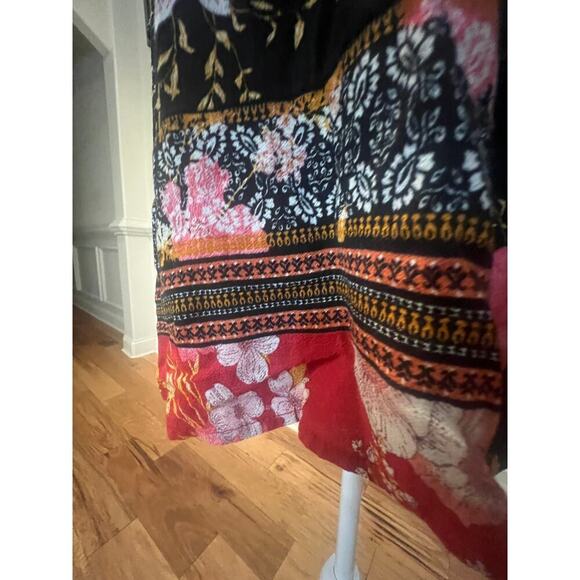 KNOX ROSE SHORT SLEEVE BUTTON UP BLACK WITH ROSE PATTERN WOMENS MEDIUM - Picture 4 of 8